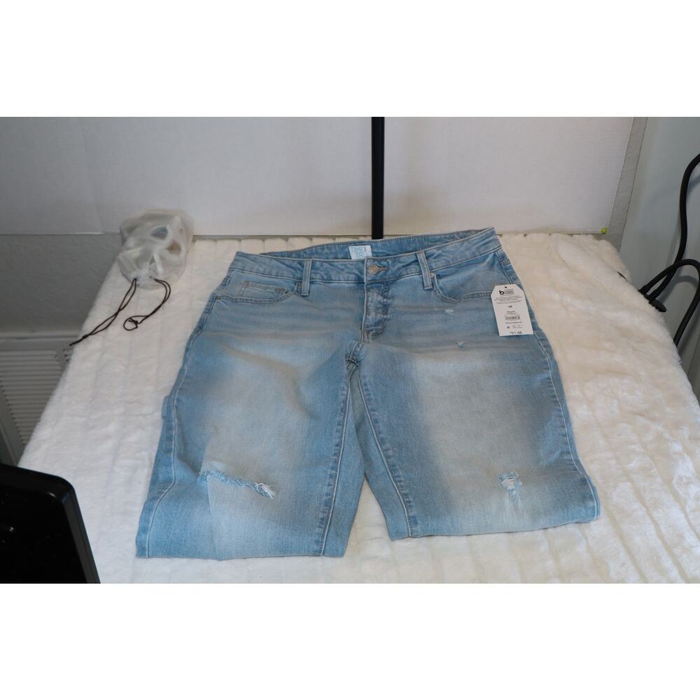 Time and Tru Women's Mid-Rise Boyfriend Jeans, 26" Inseam